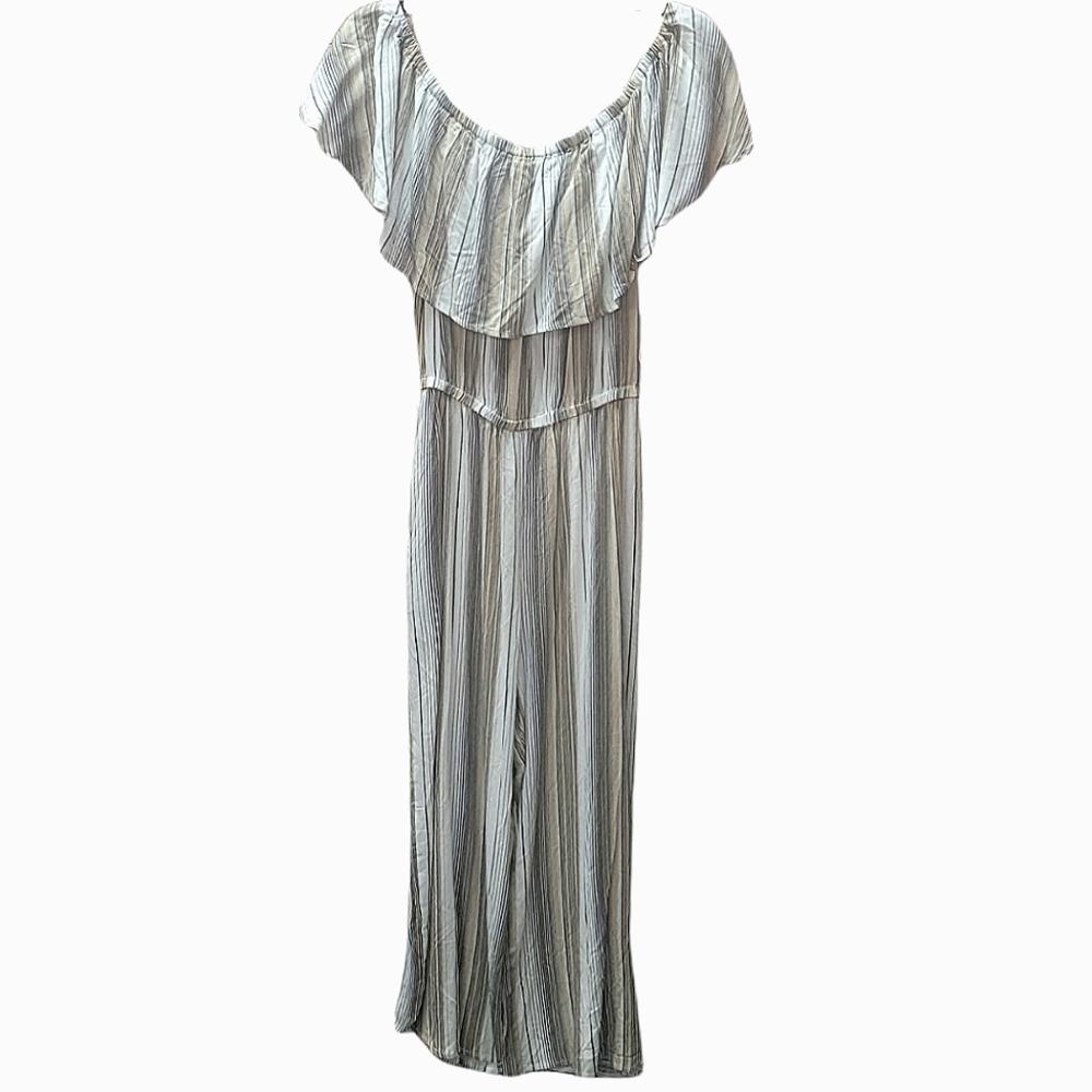 Romper | Jumpsuit | Size Small Pettit.